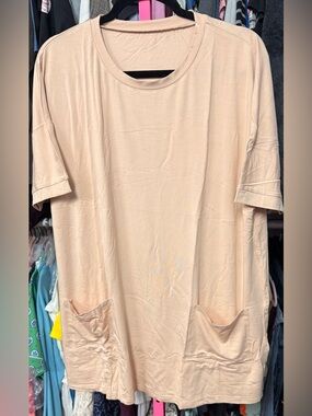 Women’s size XL tunic shirt solid peach neutral nude short sleeves pockets new